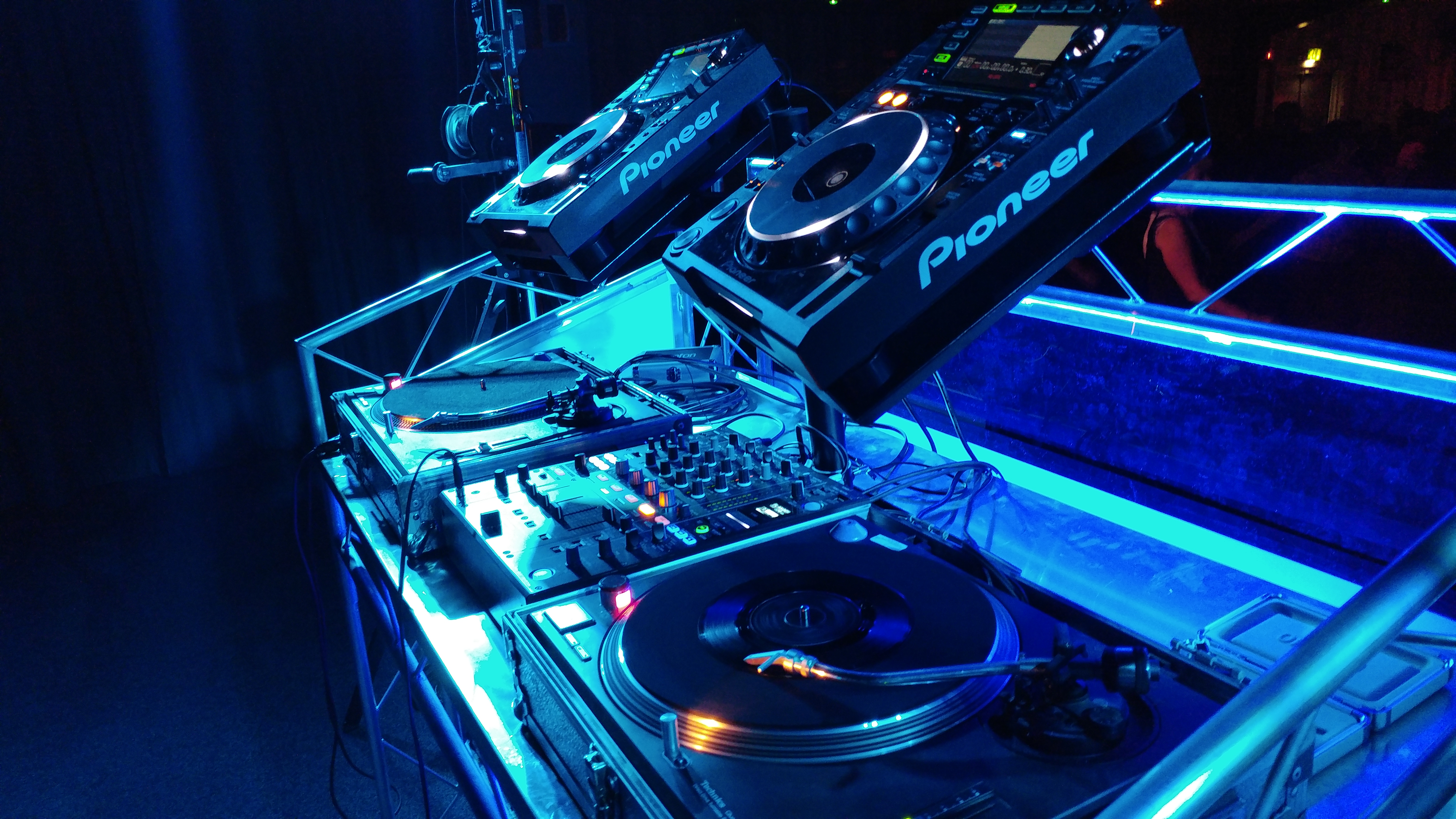 System Hire With Turntables & CDJs